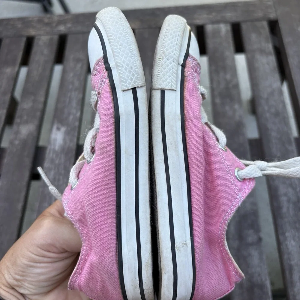 Converse me off chuck